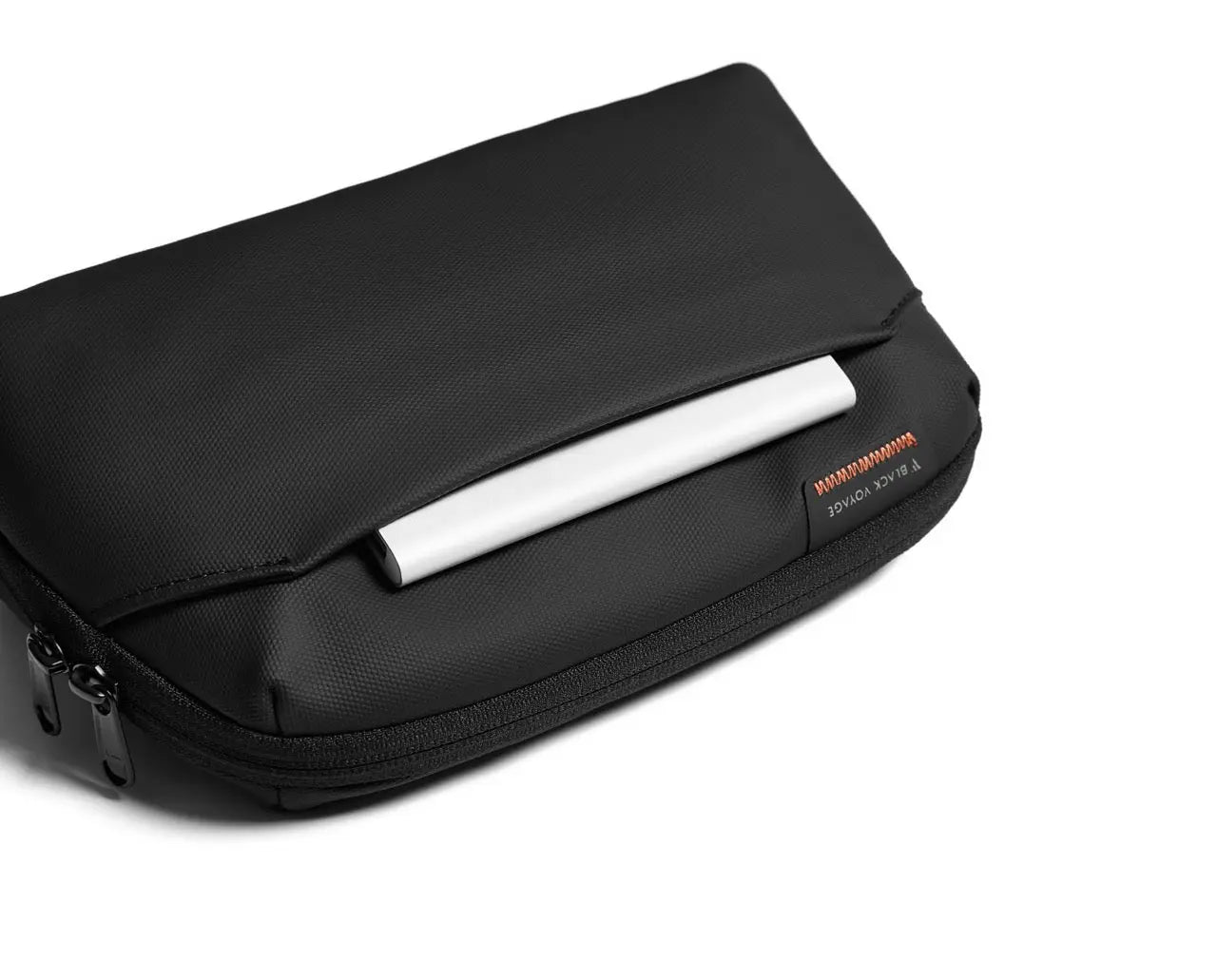 Trousse de toilette voyage compacte – Nylon recyclé – Crochet Escale & Voyage